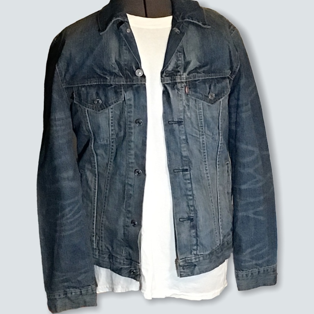 NWT Irregular Levi’s Flannel Lined Trucker Jacket